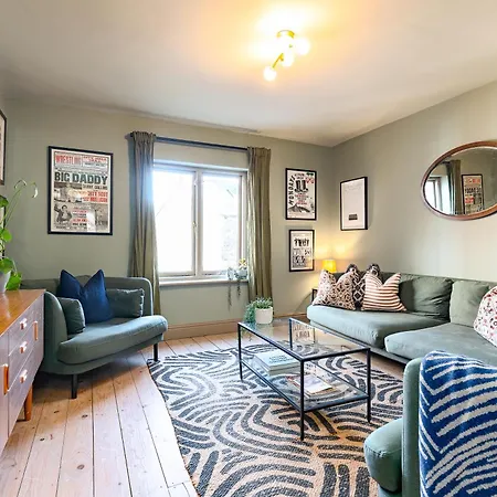 Stylish Seaside With King Beds And Parking Apartamento