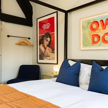 Stylish Seaside With King Beds And Parking Scarborough