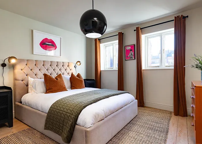 Stylish Seaside With King Beds And Parking Apartmán *