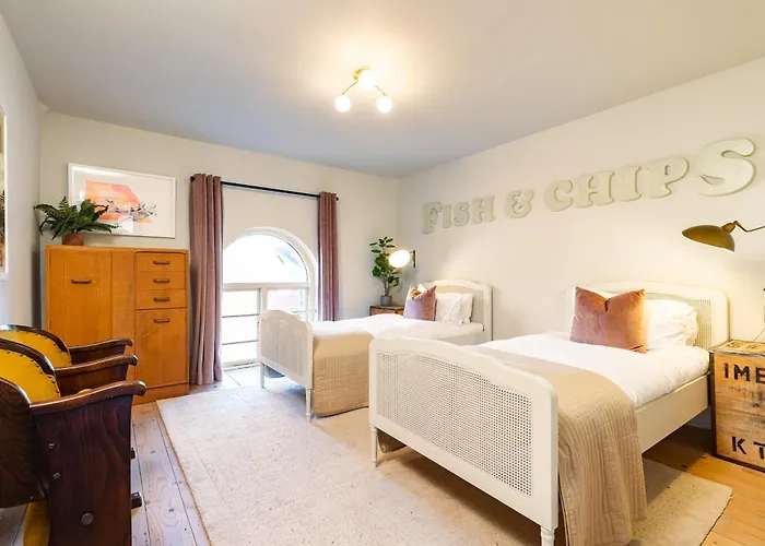 Apartmán Stylish Seaside With King Beds And Parking Scarborough